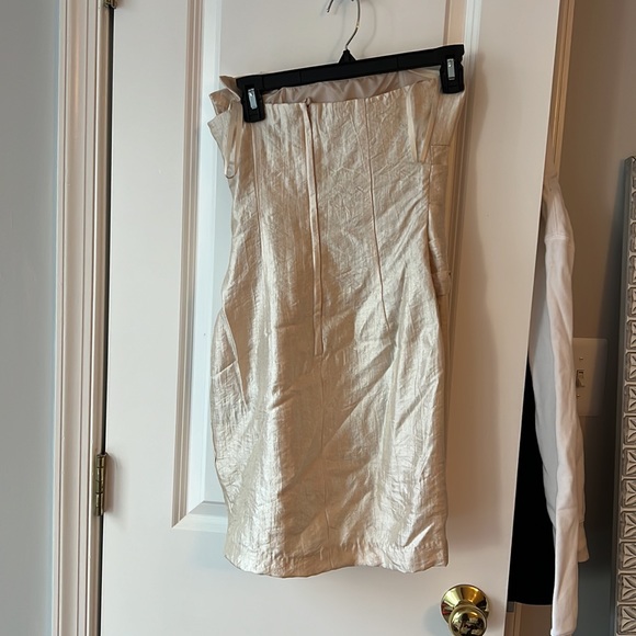 Super cute little dress - Picture 3 of 3